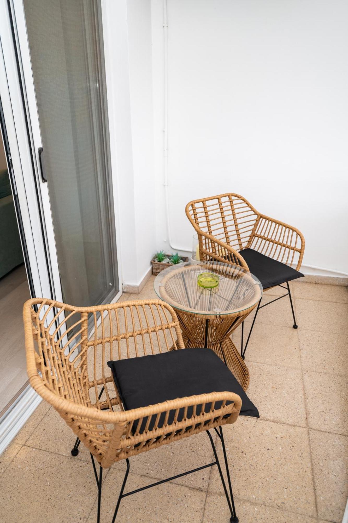 Lazuli Sea View Beachfront Ap 21 Ларнака Екстериор снимка