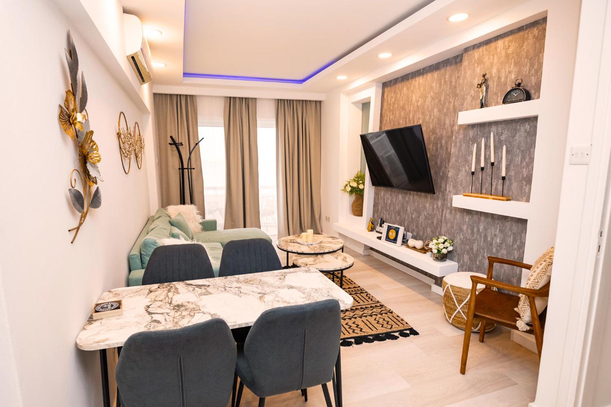 Lazuli Sea View Beachfront Ap 21 Ларнака Екстериор снимка