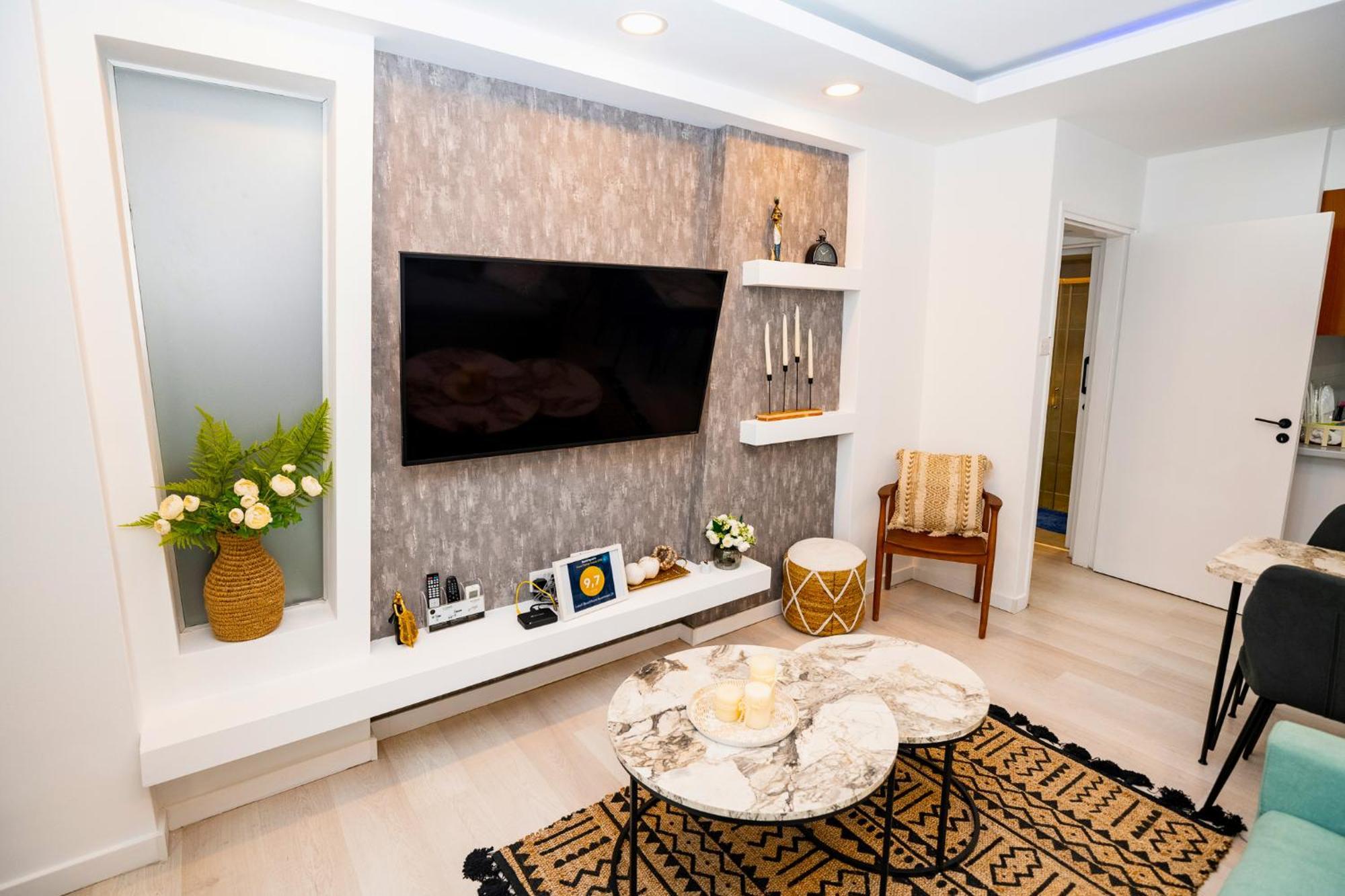 Lazuli Sea View Beachfront Ap 21 Ларнака Екстериор снимка