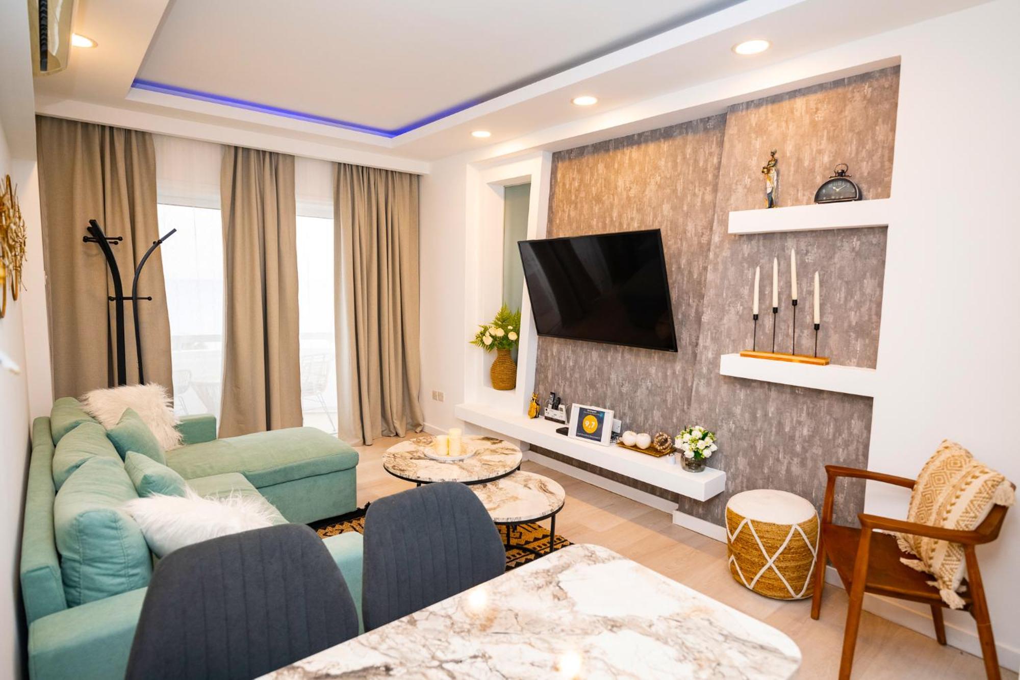 Lazuli Sea View Beachfront Ap 21 Ларнака Екстериор снимка