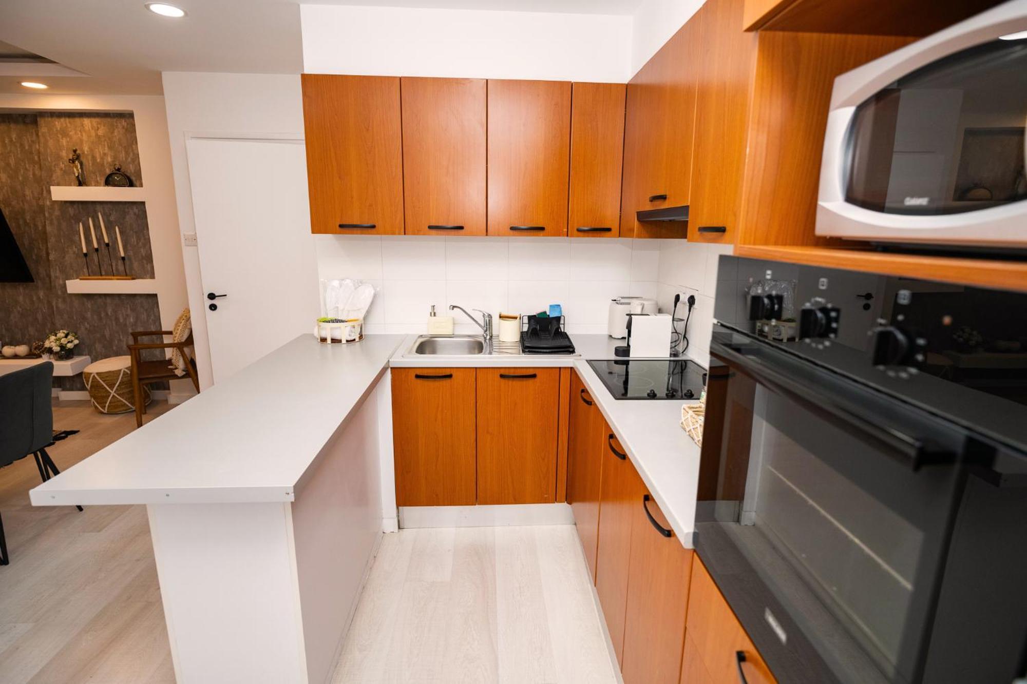 Lazuli Sea View Beachfront Ap 21 Ларнака Екстериор снимка