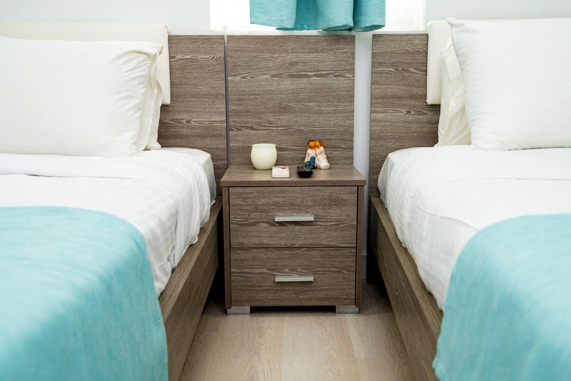 Lazuli Sea View Beachfront Ap 21 Ларнака Екстериор снимка