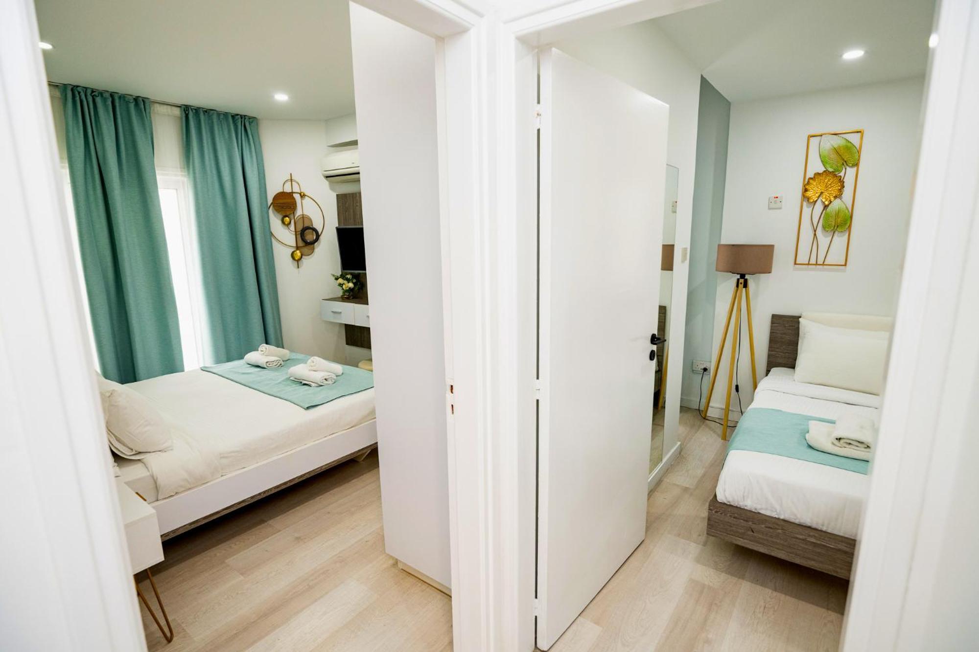 Lazuli Sea View Beachfront Ap 21 Ларнака Екстериор снимка